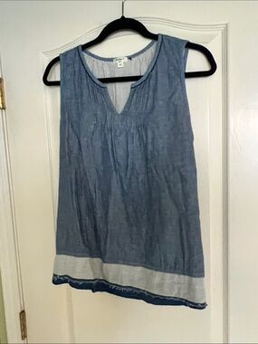 dylan Light Blue Sleeveless V-Neck Tank with Contrast Hem
